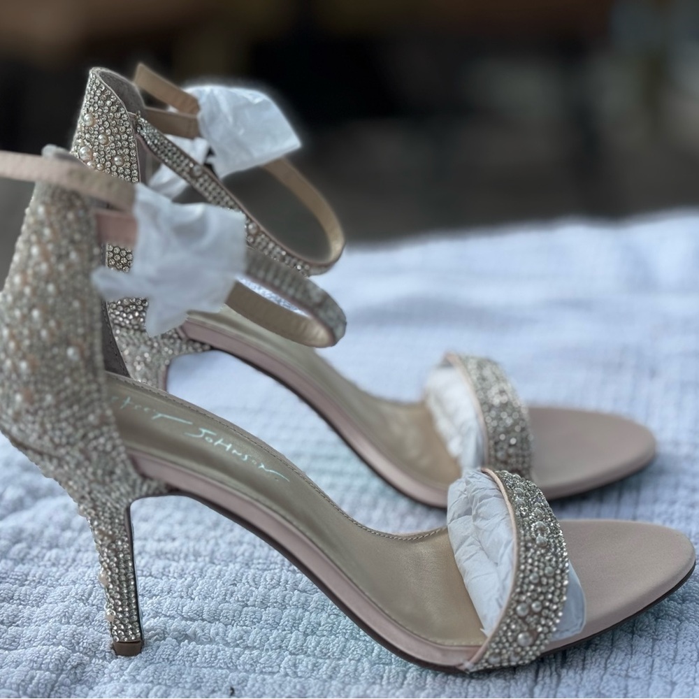 Betsy Johnson! Brand New! RARE & Gorgeous Beaded Women's Heels Pale Pink-Size 10 - Picture 4 of 10